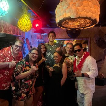 La Mariana Sailing Club - Pic w/ the performers - Seafood Near Me - Honolulu, Hawaii La Mariana Sailing Club - Pic w/ the performers - Seafood Near Me - Honolulu, Hawaii