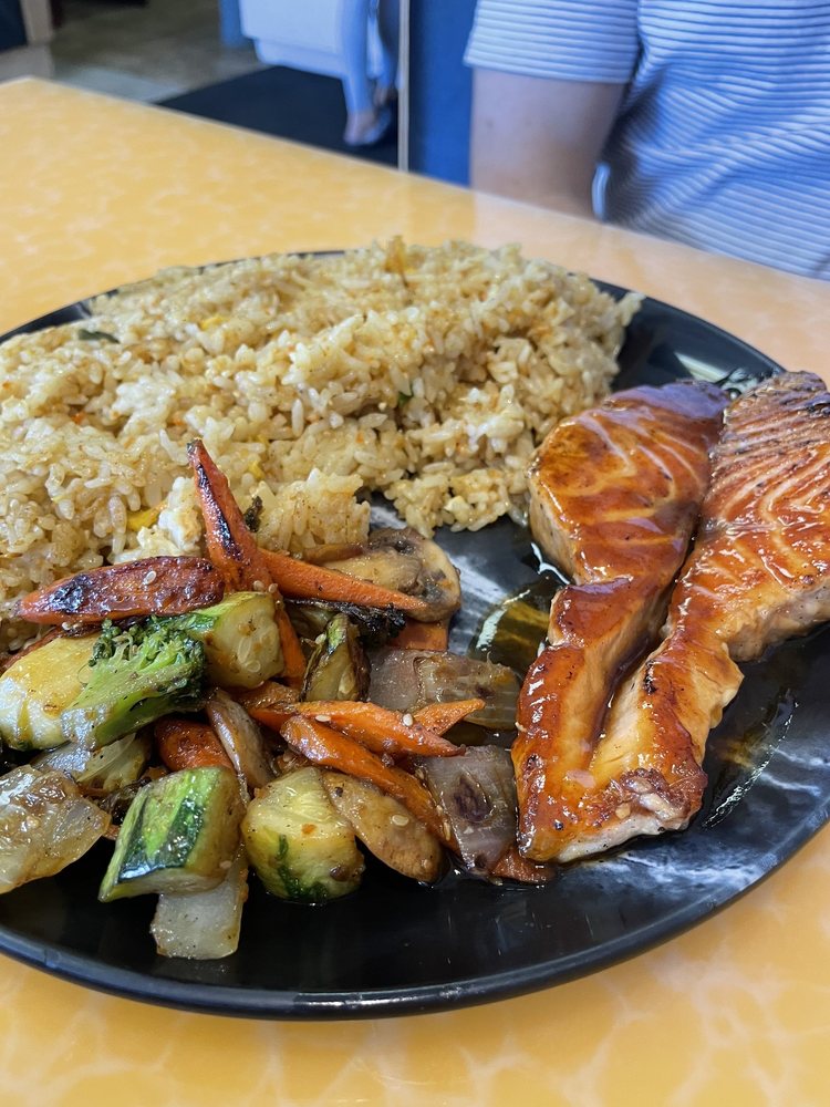 Fresh salmon hibachi lunch plate with generous portions.