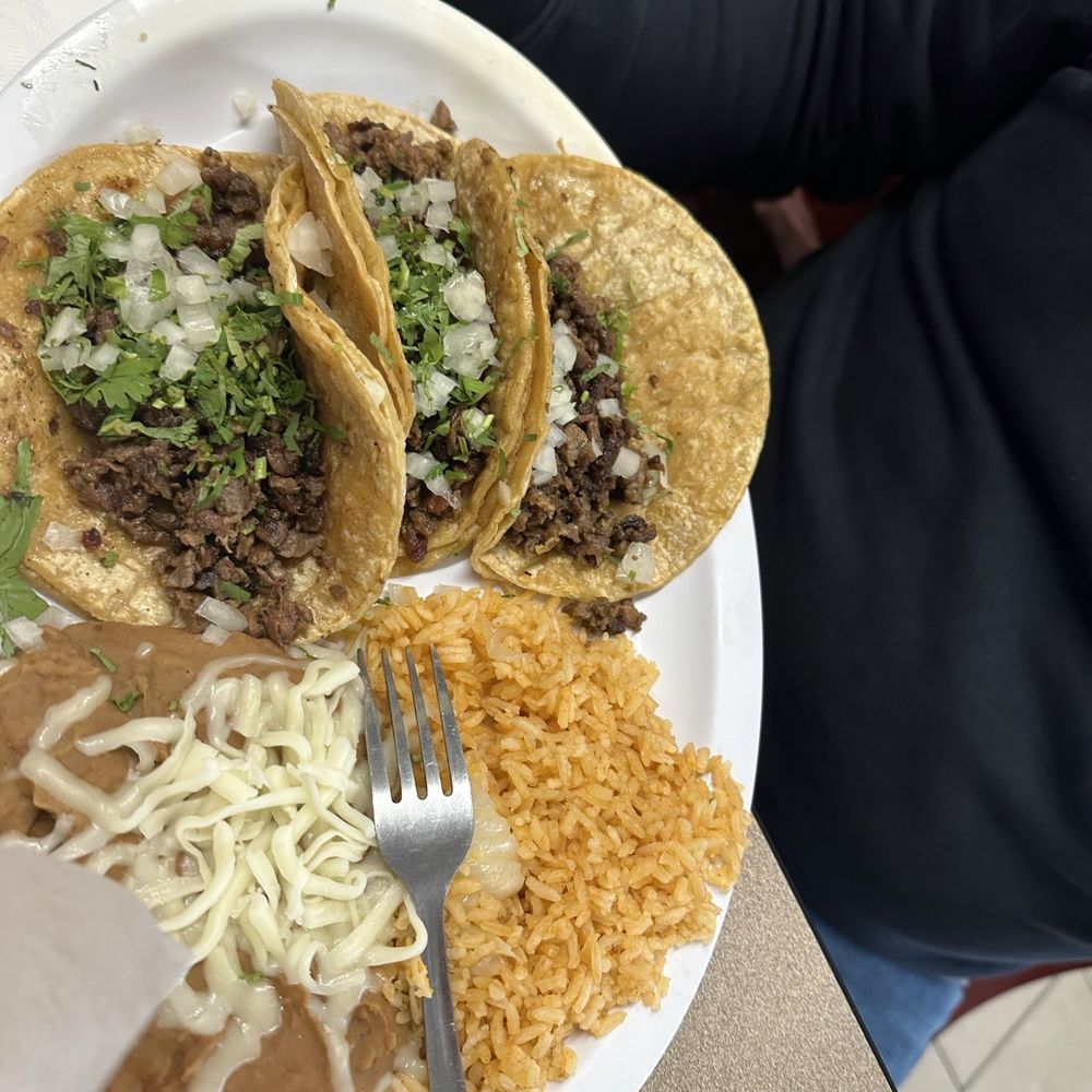 Tacos El Cuñado - Asada Tacos Dinner Plate - Mexican Near Me - Grand Rapids, Michigan