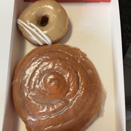 Giant Cinnamon Roll