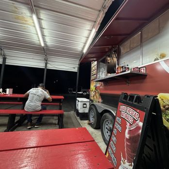 Tacos La patrona - Atmosphere - Food Trucks Near Me - Houston, Texas