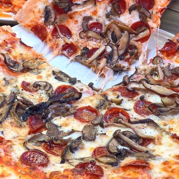 Il Postino - Diavola pizza - Italian Near Me - Unionville, Ontario