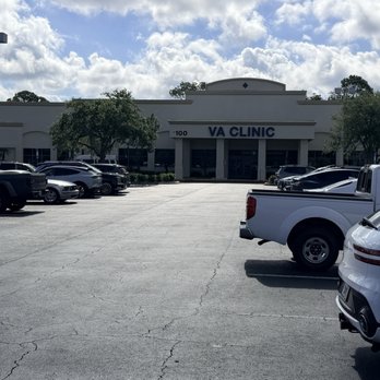 Jacksonville 2 VA Clinic - The parking lot is large. I've never had a problem finding a spot to park in. - Counseling & Mental Health Near Me - Jacksonville, Florida Jacksonville 2 VA Clinic - The parking lot is large. I've never had a problem finding a spot to park in. - Counseling & Mental Health Near Me - Jacksonville, Florida