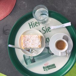 Standard Espresso aber Super Käseschnitte!