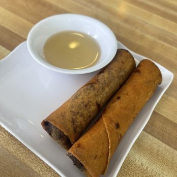 Het Say Vietnamese Kitchen - Fried Pork Egg Rolls (2 pcs) - Vietnamese Near Me - Austin, Texas