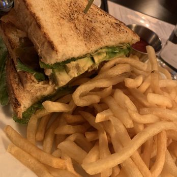 Birdcage Hollywood - Chicken BLTA - Desserts Near Me - Hollywood, California