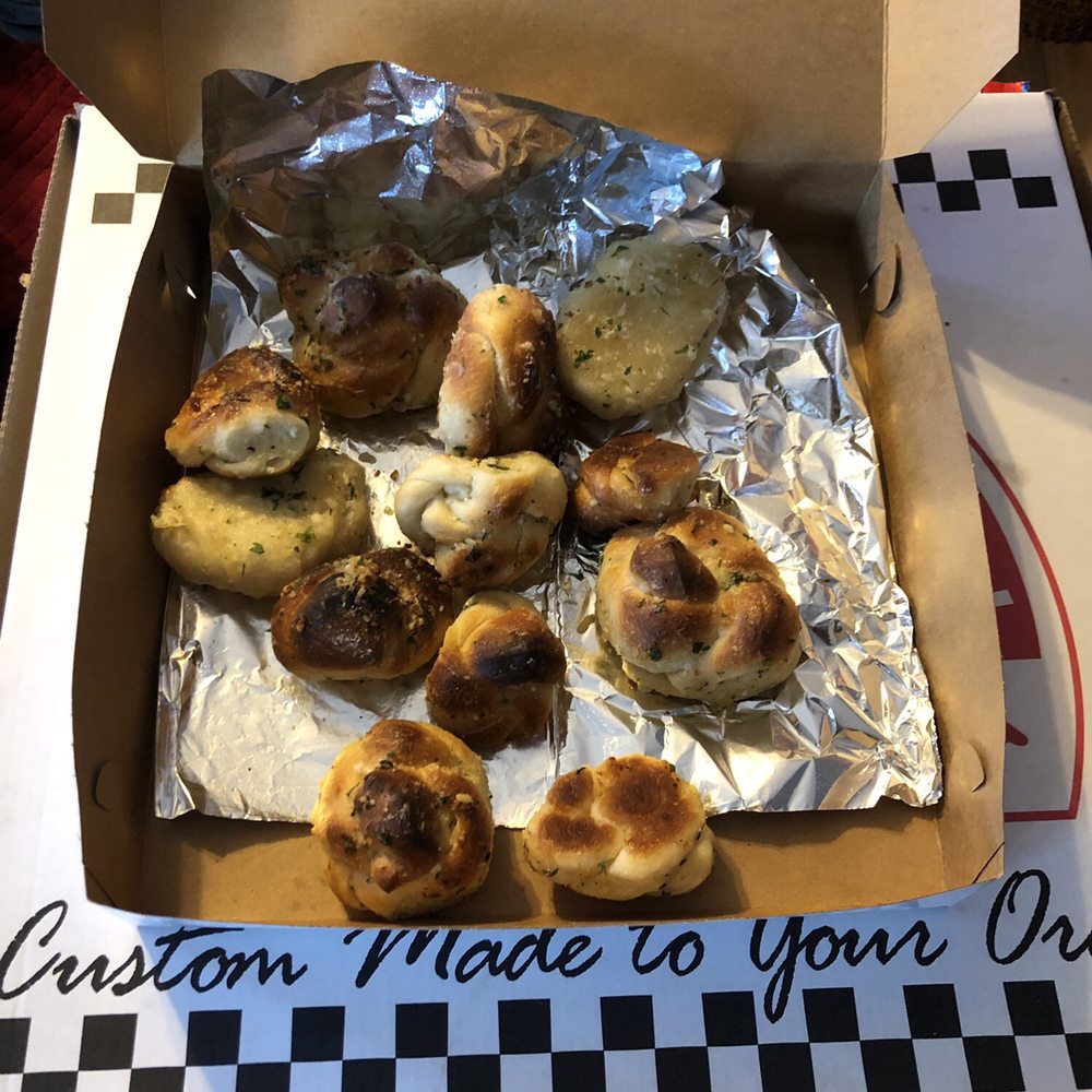 Donatina Neapolitan Pizza Cafe - Dozen knots - Pizza Near Me - Patchogue, New York Donatina Neapolitan Pizza Cafe - Dozen knots - Pizza Near Me - Patchogue, New York