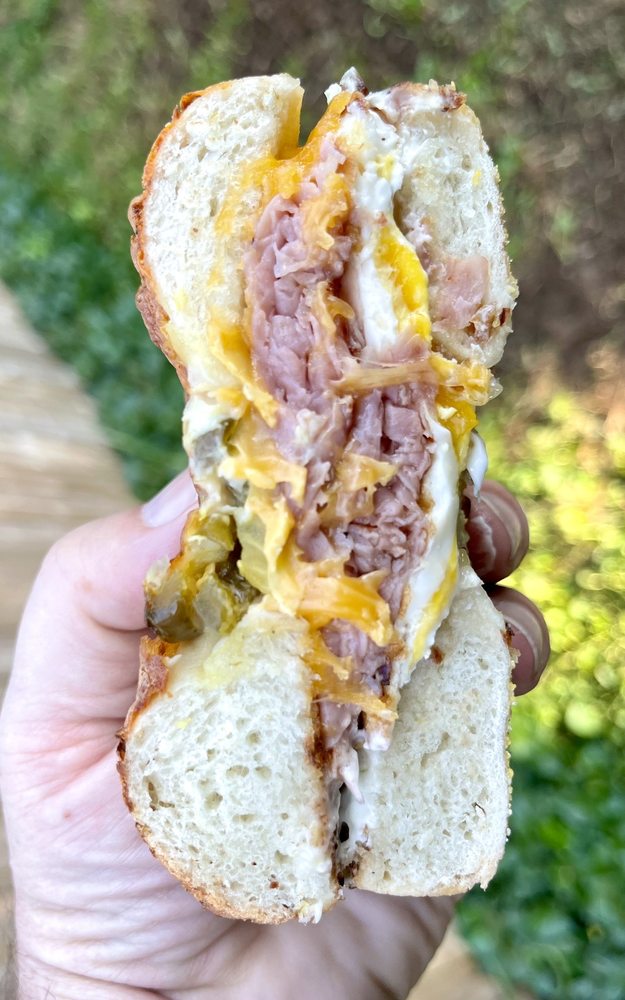 Deke's Bagels Logo