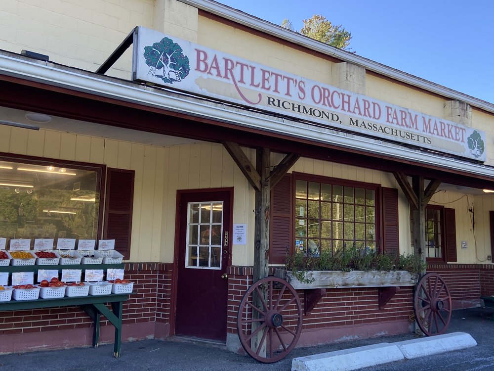 Bartlett's Orchard Logo