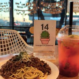 Spaghetti with meat sauce and Strawberry Mojito