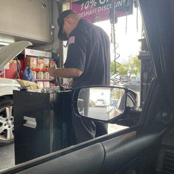 Oil Changers - Joe the best help possible - Auto Repair Near Me - Simi Valley, California Oil Changers - Joe the best help possible - Auto Repair Near Me - Simi Valley, California