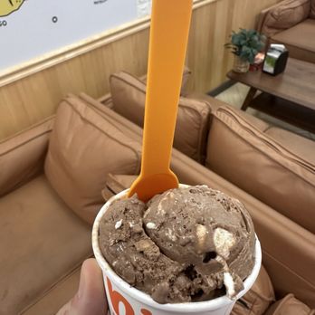 Nivi Ice Creams - Rocky road - Ice Cream & Frozen Yogurt Near Me - Georgetown, Texas Nivi Ice Creams - Rocky road - Ice Cream & Frozen Yogurt Near Me - Georgetown, Texas