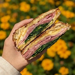 Makebs Bagels & Deli