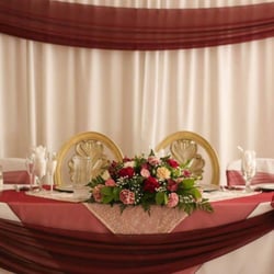 The Floral Cottage - Head table arrangement