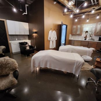 Tru Encompass Beauty - Couple Massage room - Hair Salons Near Me - Sacramento, California Tru Encompass Beauty - Couple Massage room - Hair Salons Near Me - Sacramento, California