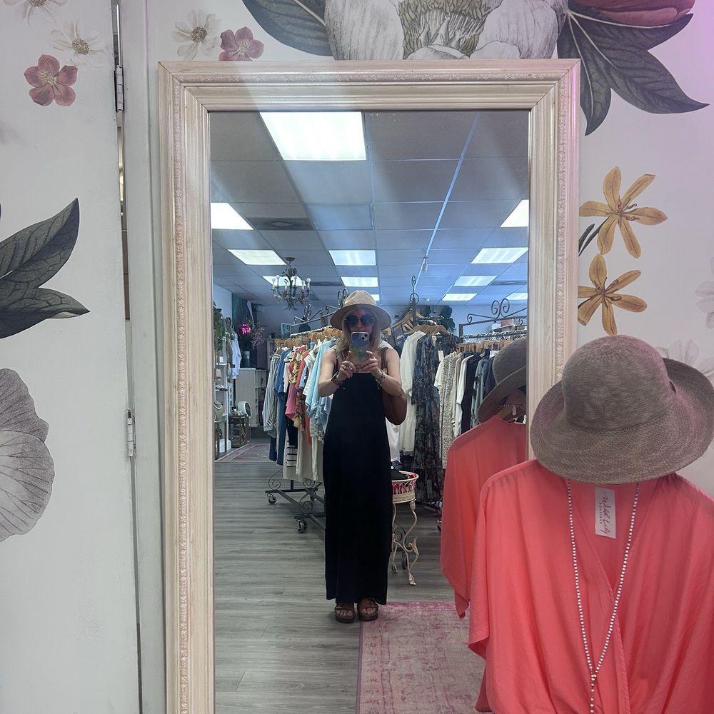 Wild Lily Boutique - Selfie in the store - Women's Clothing Near Me - Islamorada, Florida Wild Lily Boutique - Selfie in the store - Women's Clothing Near Me - Islamorada, Florida