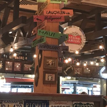 Bubba Gump Shrimp - Decor - Seafood Near Me - Miami, Florida