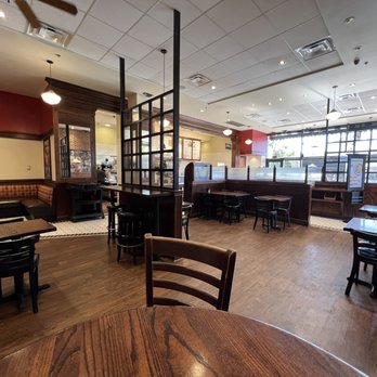 Corner Bakery Cafe - tables and booths - Bakeries Near Me - San Diego, California