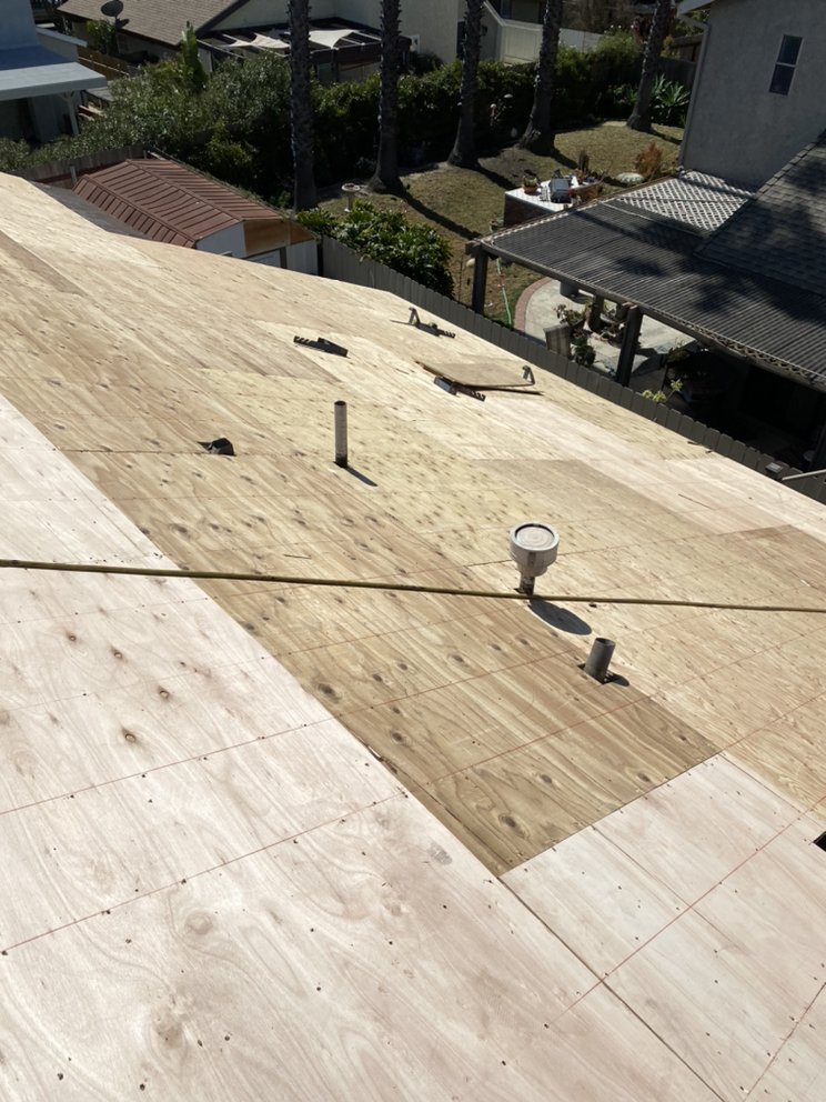 Slide of Villa’s Roofing