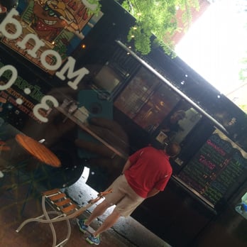 Commonwealth Tap - Smok'n Cantina food truck - Wine Bars Near Me - Prospect, Kentucky