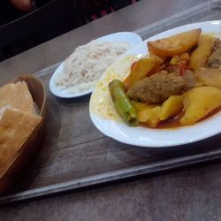 Asude - Izmir Köfte (Eintopf) mit Kartoffeln. Dazu Brot und Extra für mich Reis