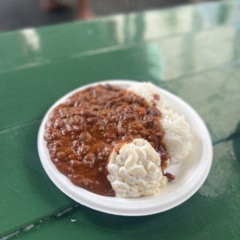 Rainbow Drive-In - chili plate: ground beef, garlic + kidney beans, rice + mac salad ($12.75) - Hawaiian Near Me - Honolulu, Hawaii