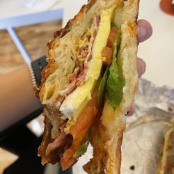 St. Urbain Bagel Bakery - Cheese Cragle egg blt