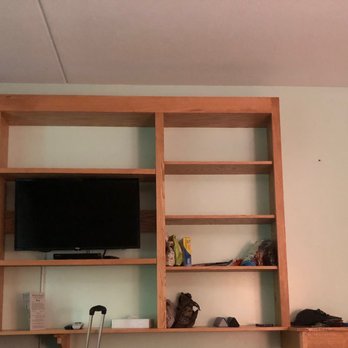 The Hartness House - Bare shelves - except for our snacks - Hotels Near Me - Springfield, Vermont
