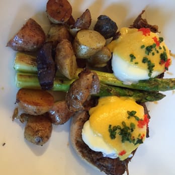 Bouquet Restaurant - Eggs benedict with beef - New American Near Me - Temecula, California Bouquet Restaurant - Eggs benedict with beef - New American Near Me - Temecula, California