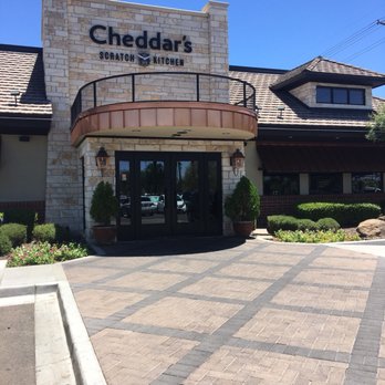 Cheddar's Scratch Kitchen - Front entrance - Comfort Food Near Me - Chandler, Arizona