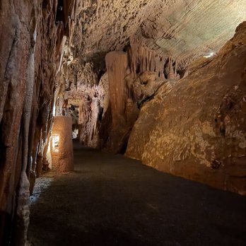 Grand Caverns - Historical Tours Near Me - Grottoes, Virginia Grand Caverns - Historical Tours Near Me - Grottoes, Virginia