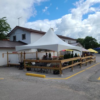 Hills Maple Leaf Restaurant - Patio for outdoor meals. Shady and cool. - Breakfast & Brunch Near Me - Orillia, Ontario Hills Maple Leaf Restaurant - Patio for outdoor meals. Shady and cool. - Breakfast & Brunch Near Me - Orillia, Ontario
