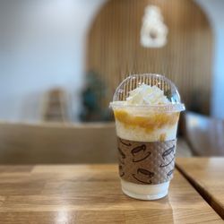 Spoonful Dessert Cafe - Mango Tango Bingsu