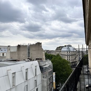 Hôtel Champs-Elysées Friedland - Balcony view - Hotels Near Me - Paris, 01