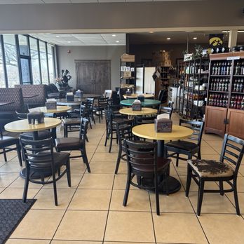 TJ's Bagels - Seating area - Bagels Near Me - Ankeny, Iowa TJ's Bagels - Seating area - Bagels Near Me - Ankeny, Iowa