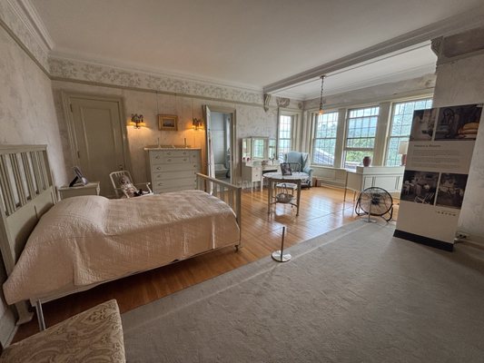 Glensheen Mansion by null