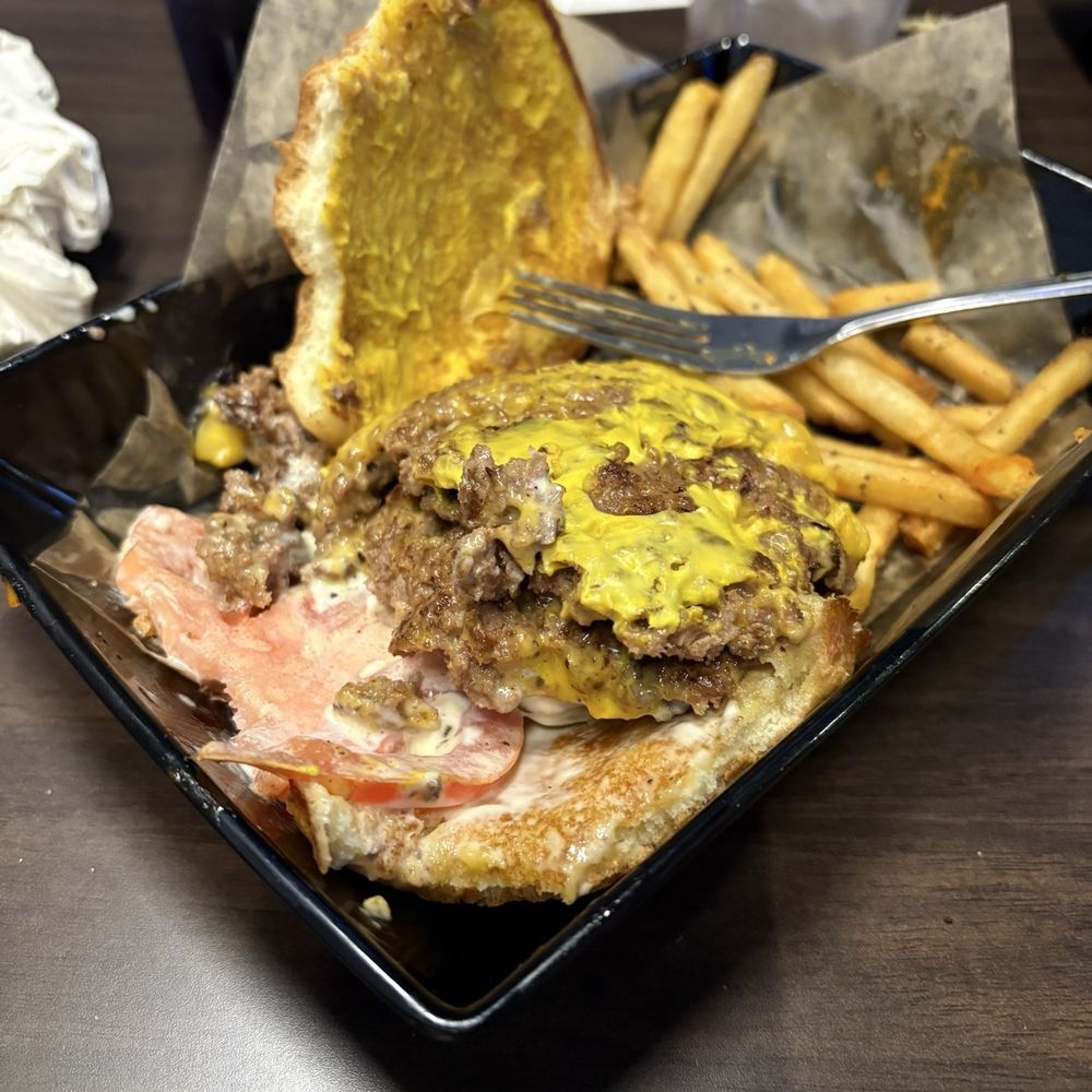 Buffalo Wild Wings - Greasy Burger - Sports Bars Near Me - Fort Oglethorpe, Georgia Buffalo Wild Wings - Greasy Burger - Sports Bars Near Me - Fort Oglethorpe, Georgia