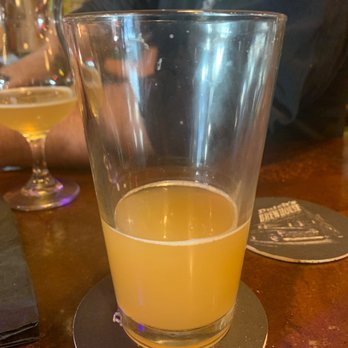 Dutch's Brewhouse - Breweries Near Me - Long Beach, California