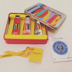 L´Occitane - Divina presentación. Tuve que comprar uno para mi y otro para mi madre.