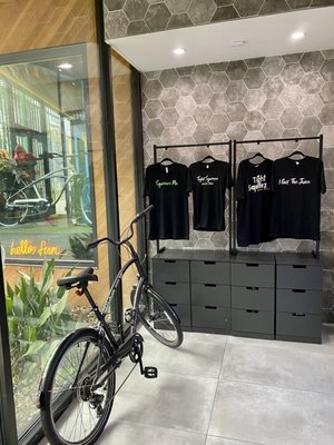 Tight Squeeze Juice Bar by null