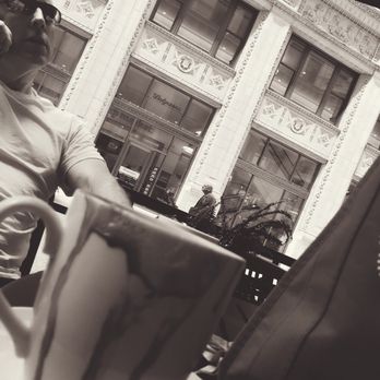 Peet's Coffee - Coffee & Tea Near Me - Chicago, Illinois