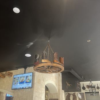 Crockett Tavern - Interior - American Near Me - San Antonio, Texas