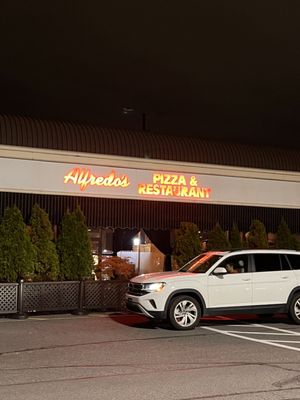Alfredo’s Pizza by null