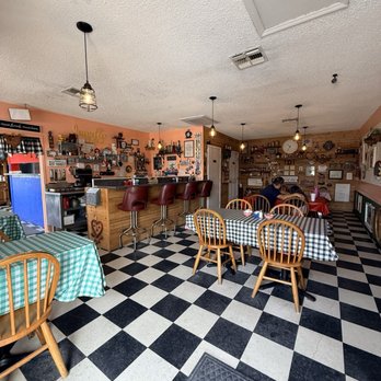 Jeanettes Place - Breakfast & Brunch Near Me - Shady Hills, Florida Jeanettes Place - Breakfast & Brunch Near Me - Shady Hills, Florida