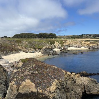 HI-Pigeon Point Lighthouse Hostel - Hostels Near Me - Pescadero, California