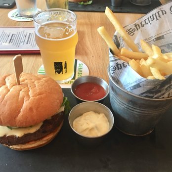 DryHop Brewers - Burger with fries and a 10oz - Breweries Near Me - Chicago, Illinois