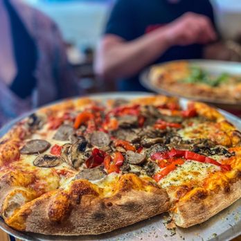 Venezia - Sausage and peppers pizza. - Pizza Near Me - Sarasota, Florida Venezia - Sausage and peppers pizza. - Pizza Near Me - Sarasota, Florida