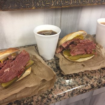 Beigel Bake - Salt beef beigel - Bakeries Near Me - London, XGL