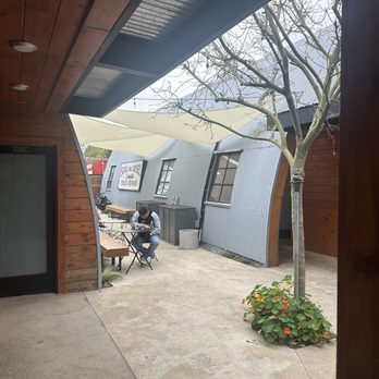 61hundred Bread - Outdoor seating - Bakeries Near Me - Santa Ana, California