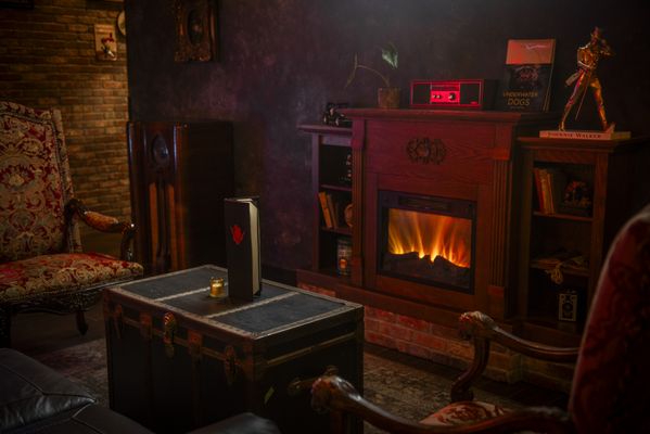 Rebel & Rose Neighborhood Bar by null